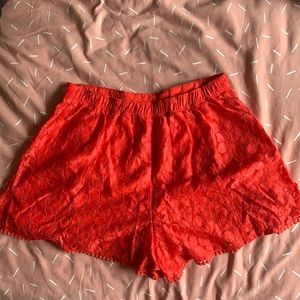High-waisted lace shorts